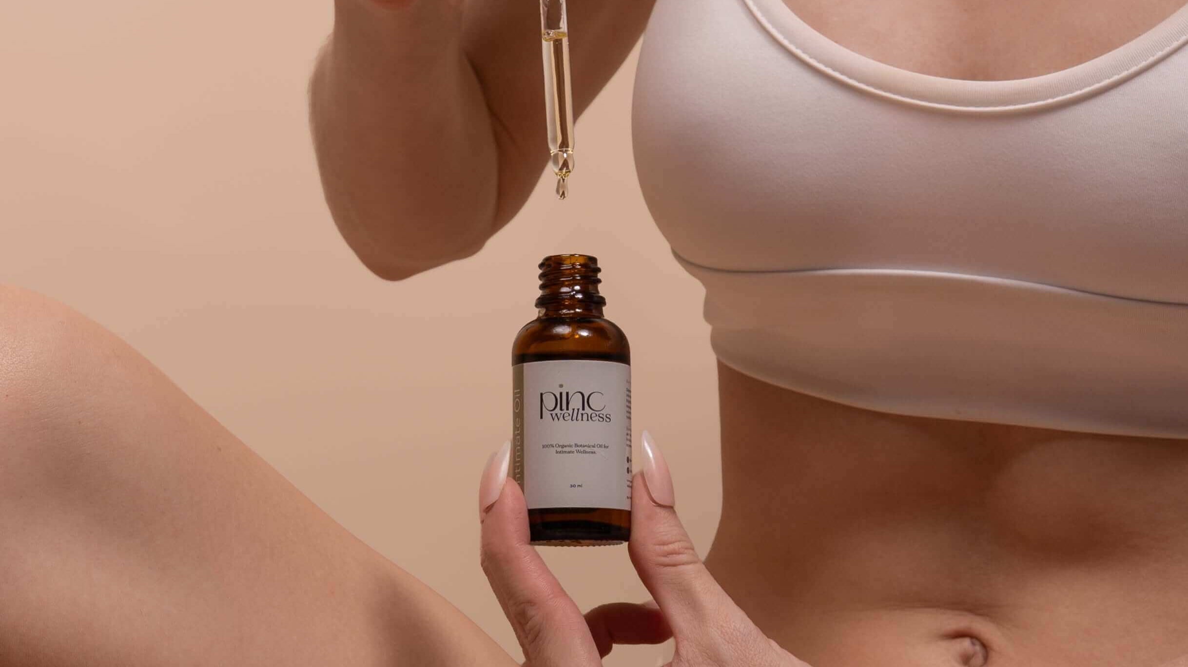 Diagram of vaginal pH scale with healthy bacteria and natural elements